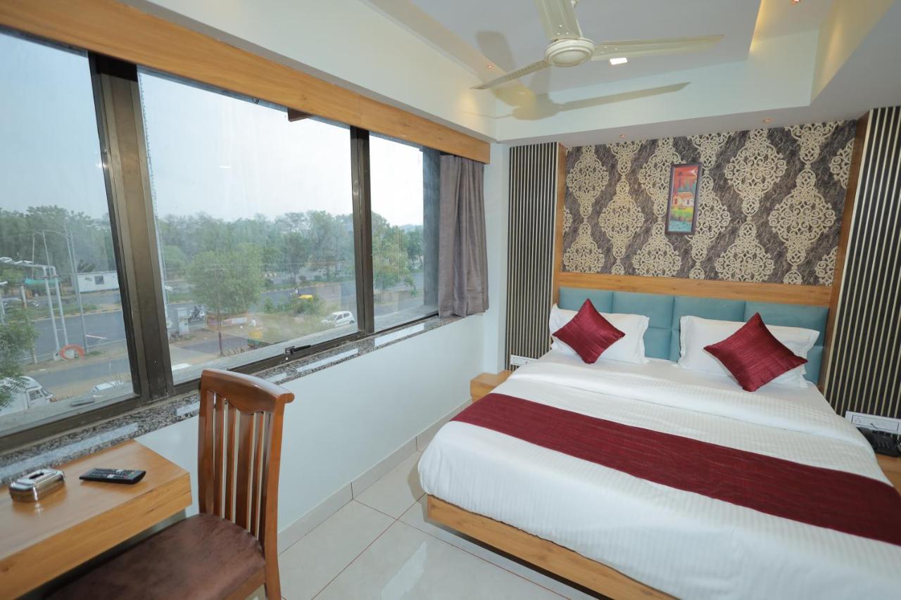 Hotel Rk Fortune Ahmedabad Buitenkant foto