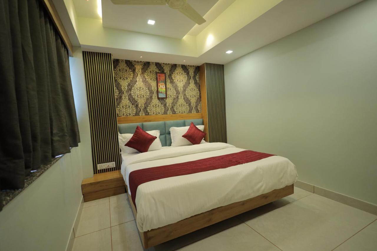 Hotel Rk Fortune Ahmedabad Buitenkant foto