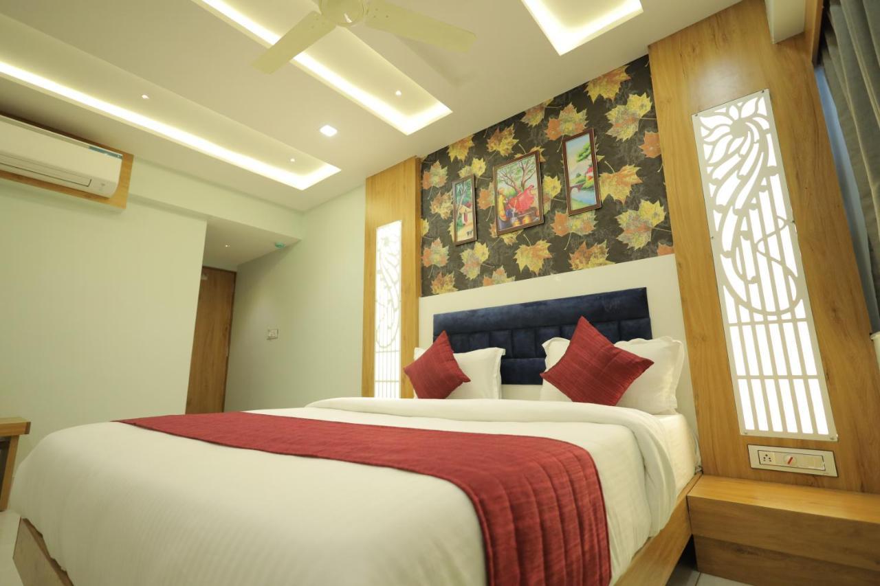 Hotel Rk Fortune Ahmedabad Buitenkant foto