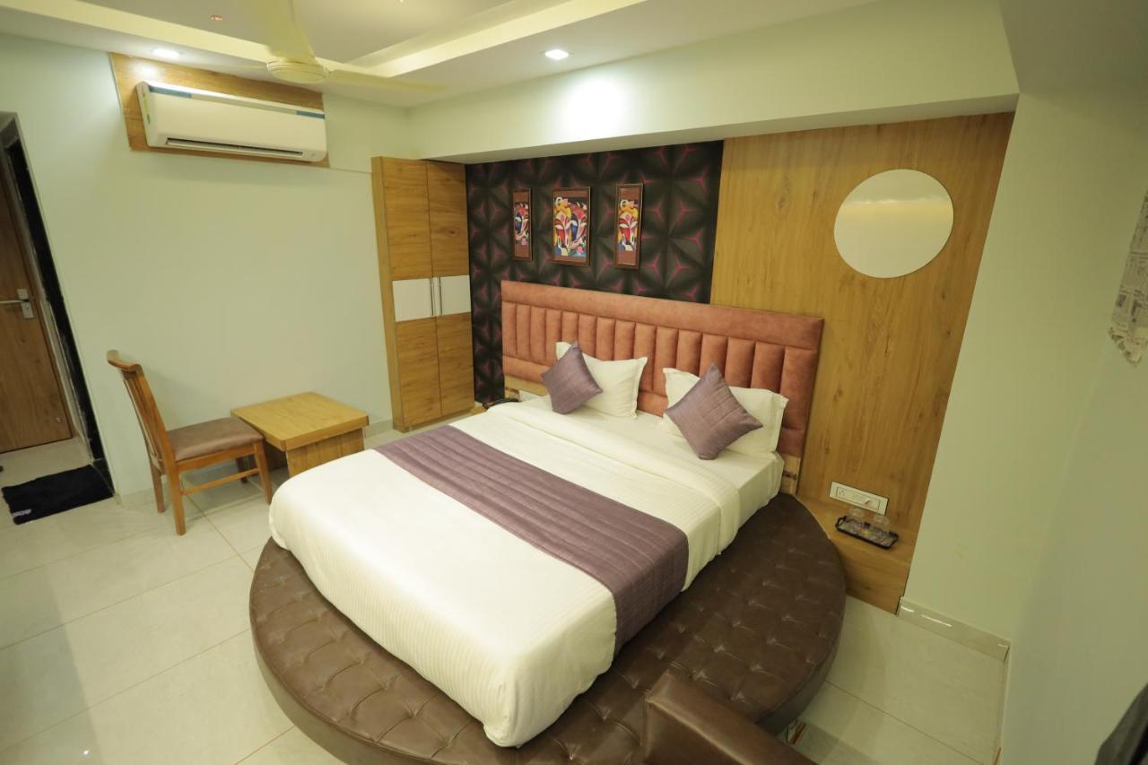 Hotel Rk Fortune Ahmedabad Buitenkant foto