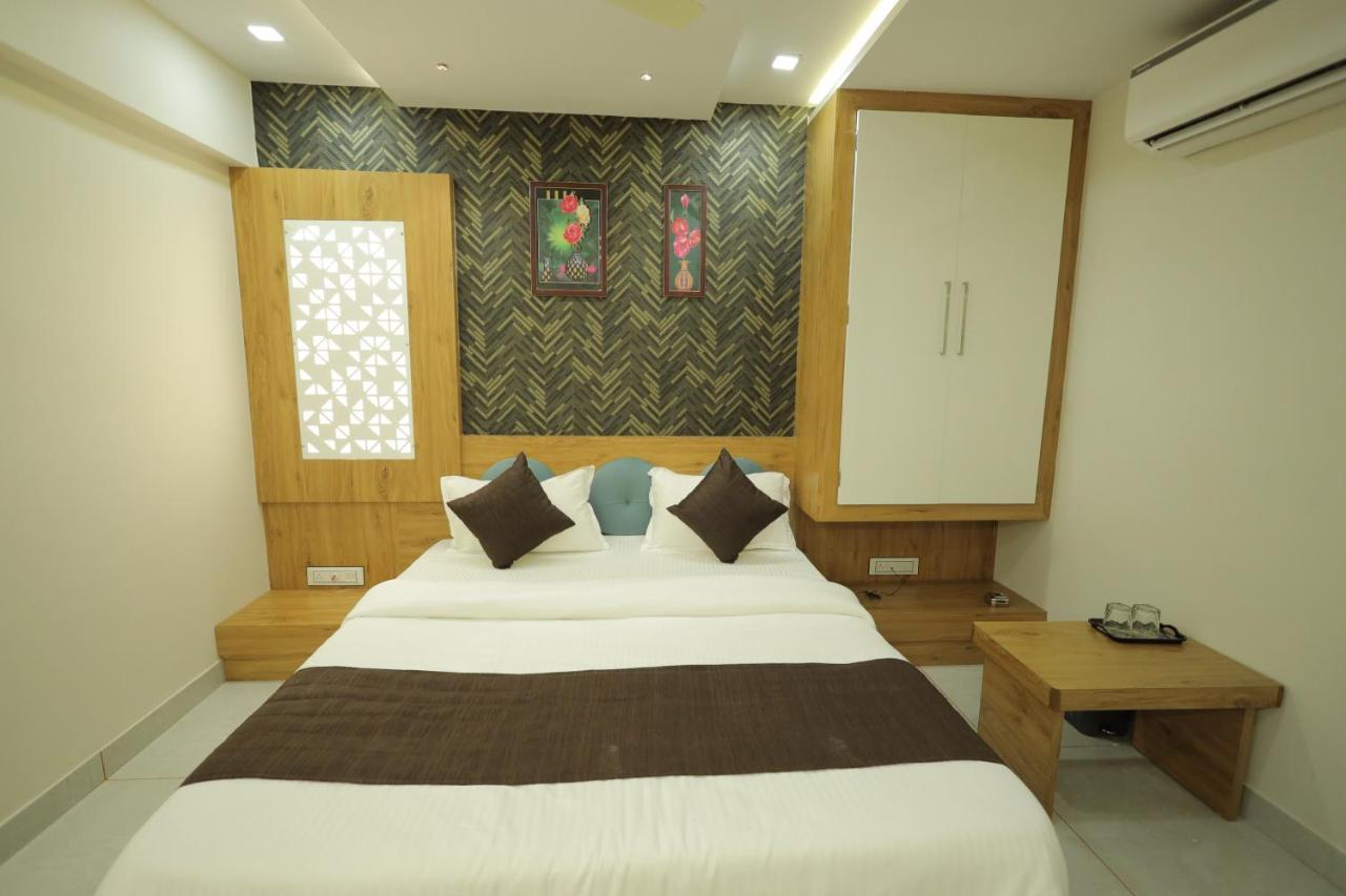 Hotel Rk Fortune Ahmedabad Buitenkant foto