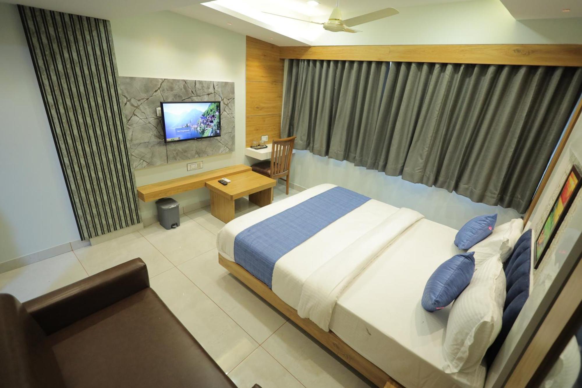 Hotel Rk Fortune Ahmedabad Buitenkant foto