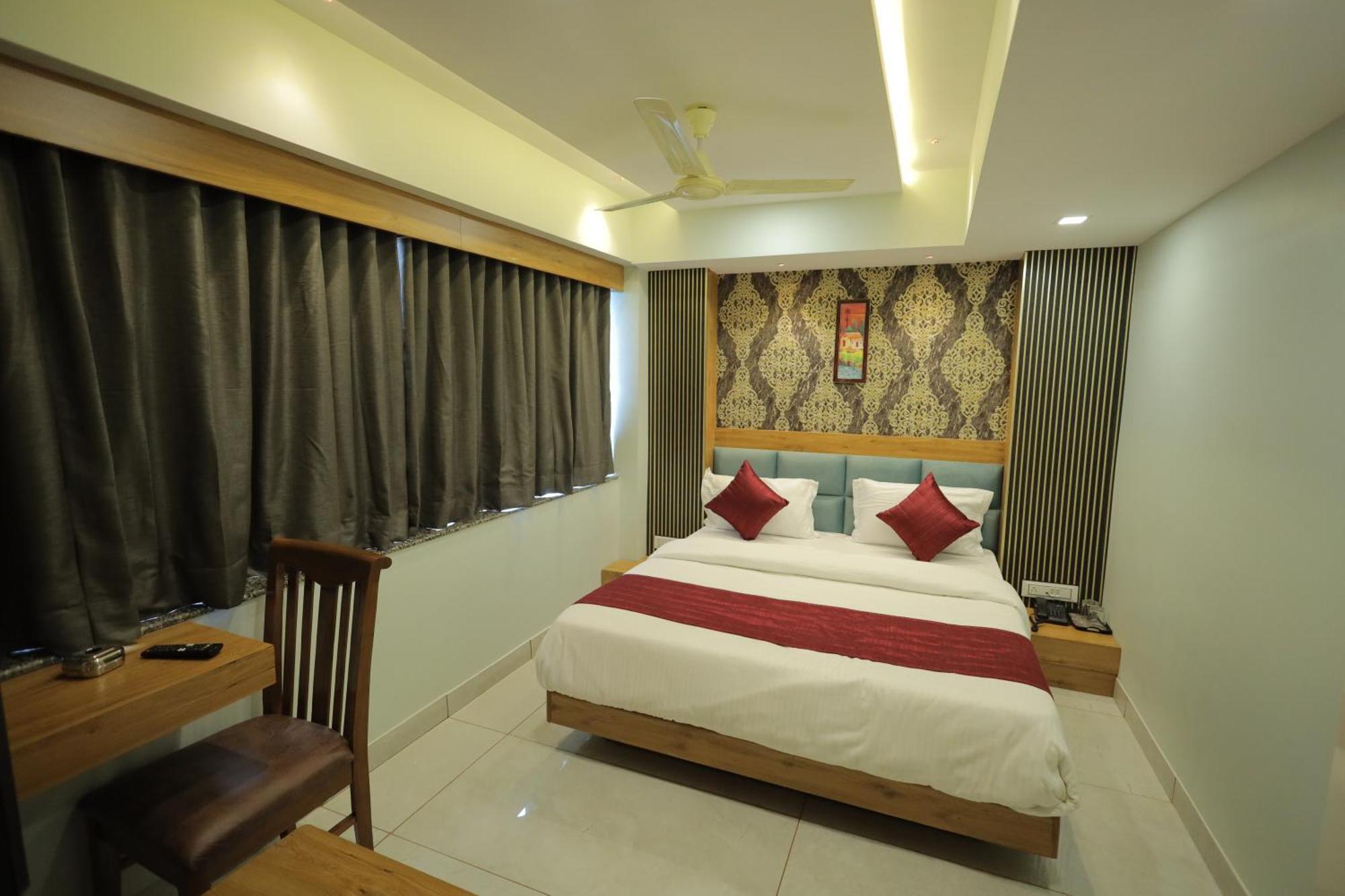 Hotel Rk Fortune Ahmedabad Buitenkant foto