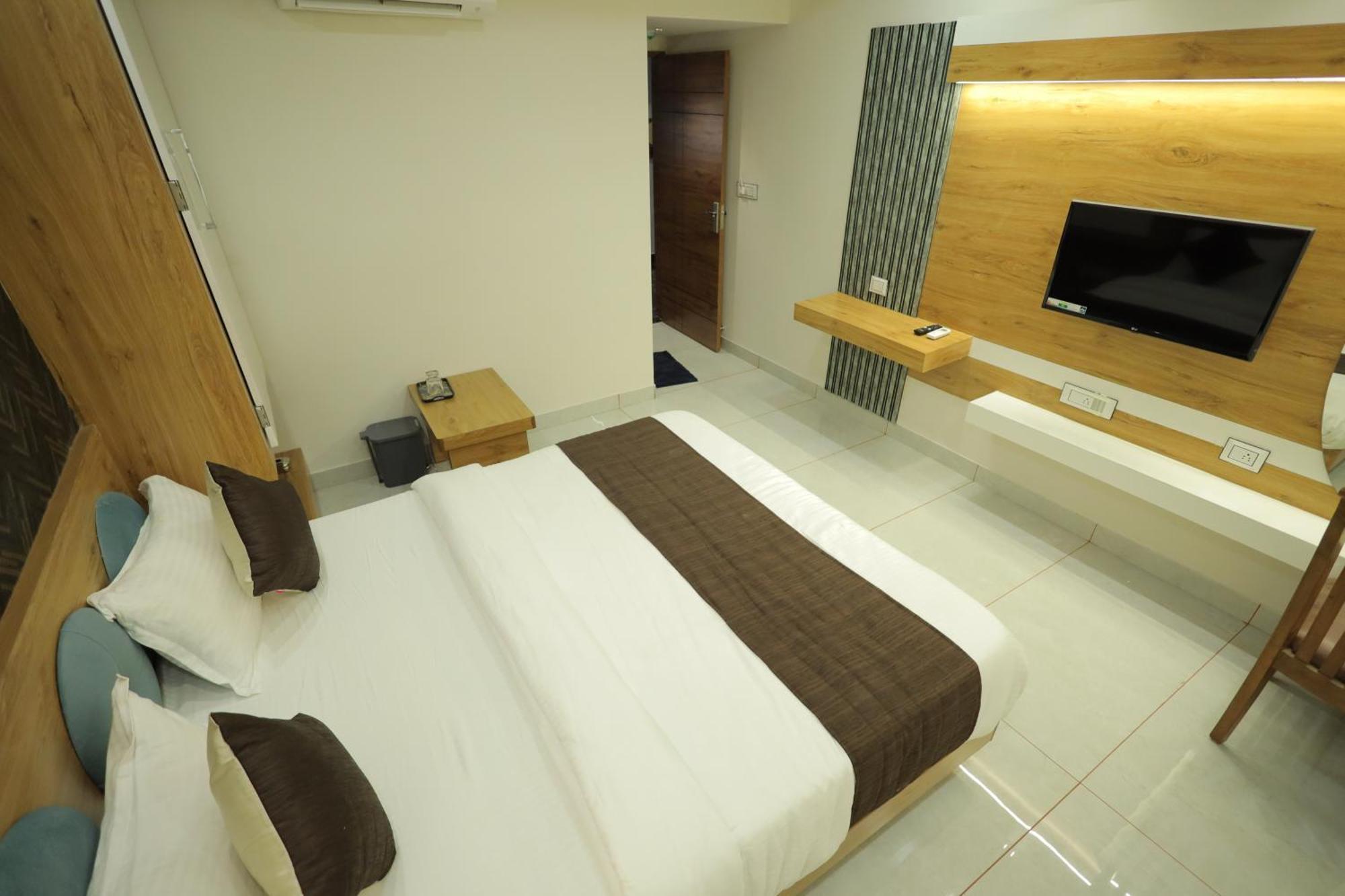 Hotel Rk Fortune Ahmedabad Buitenkant foto