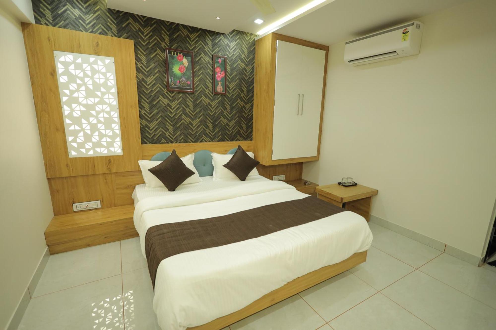 Hotel Rk Fortune Ahmedabad Buitenkant foto
